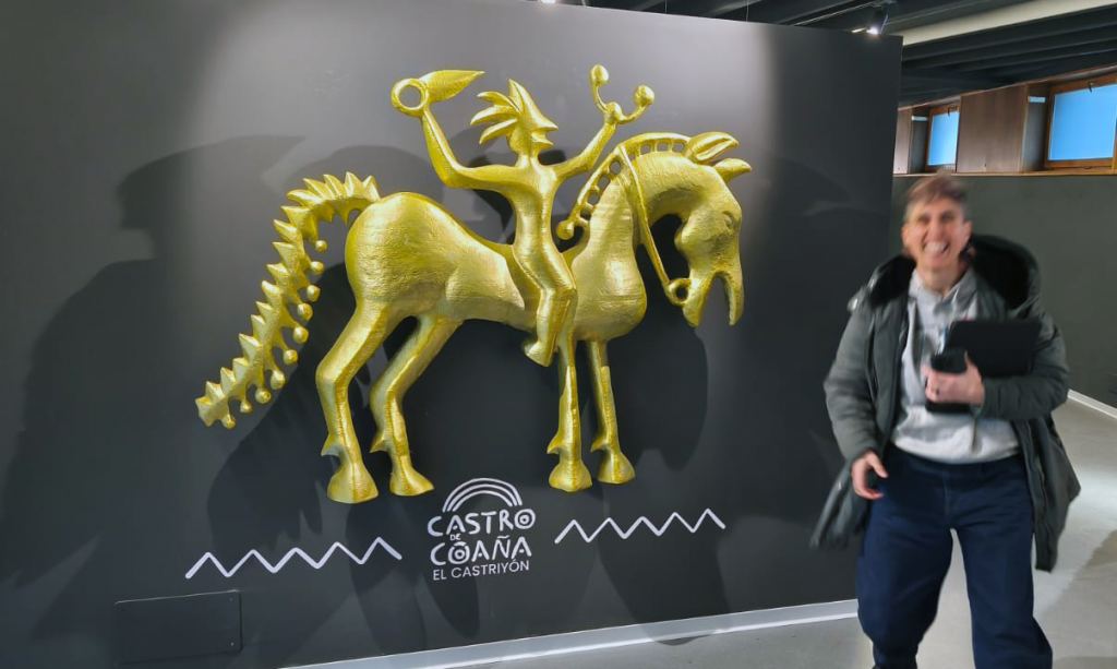 diseño de logotipo y dirección de arte del Castro de Coaña